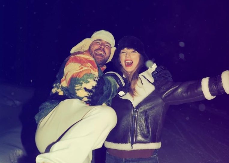 TAYLOR AND TRAVIS IN RECENT INSTAGRAM PHOTO DUMP