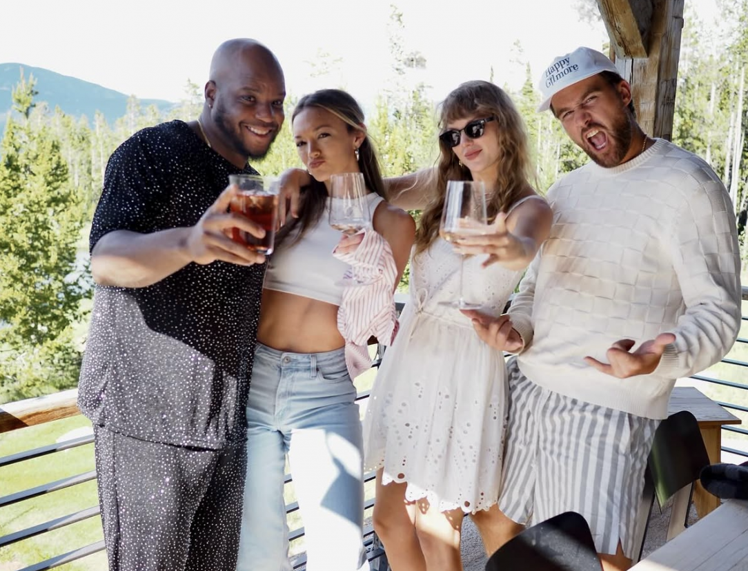 TAYLOR AND TRAVIS IN INSTAGRAM PHOTO DUMP